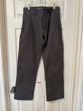 Eddie Bauer Men's Cargo Pants in Dark Gray